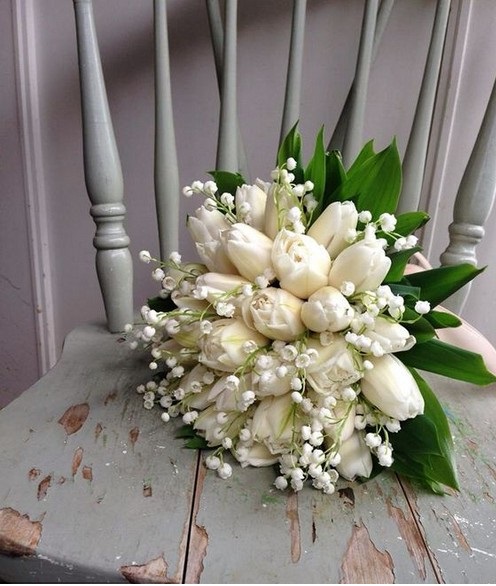 دسته گل عروس با گل لاله