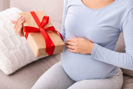 خرید هدیه برای همسر باردار